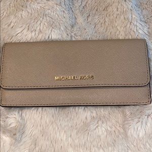 Michael Kors tab wallet